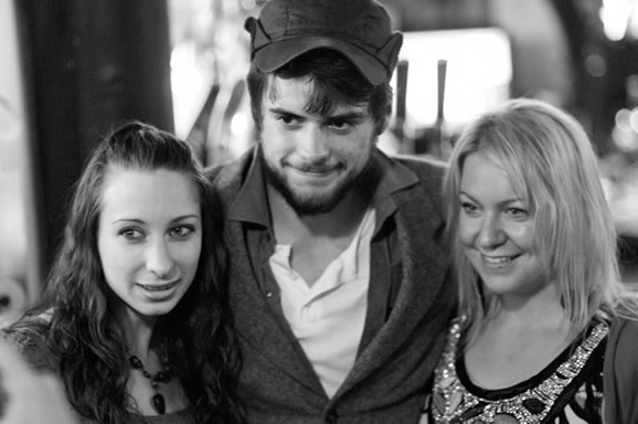 Still time for a few snaps with the ladies! Still time for a few snaps with the ladies!